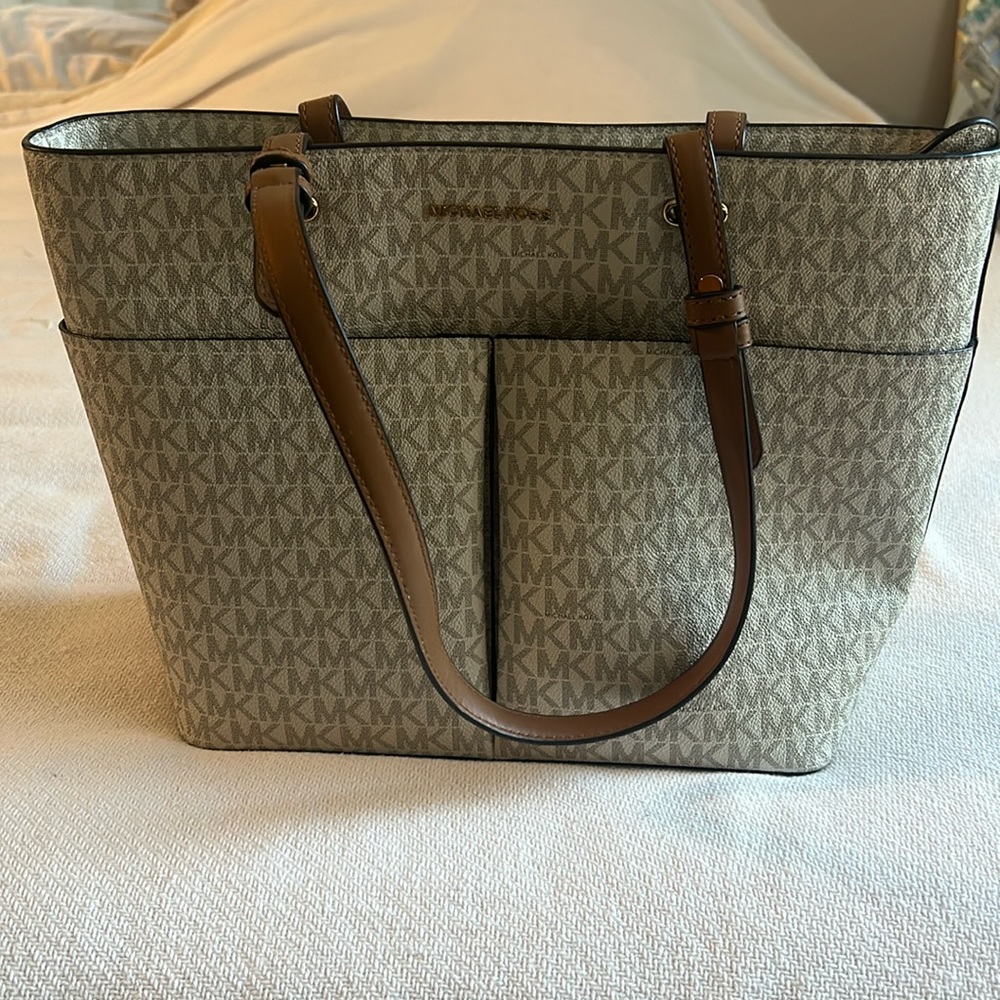 Michael Kohrs medium Pocket shoulder Tote